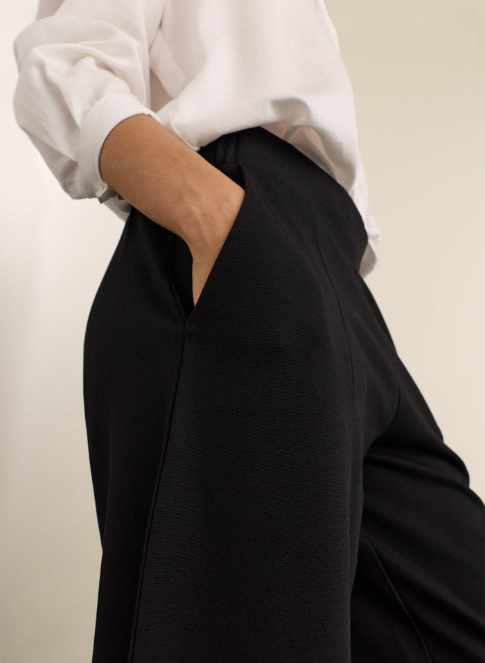 Abbie Ponte Barrel Leg Trousers - Black Baukjen