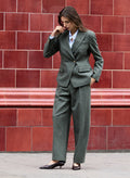 Alex Tailored Barrel Leg Trousers - Pale Khaki Baukjen