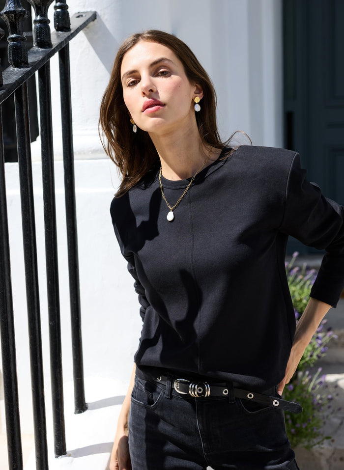 Alexa Strong Shoulder Top - Black Baukjen