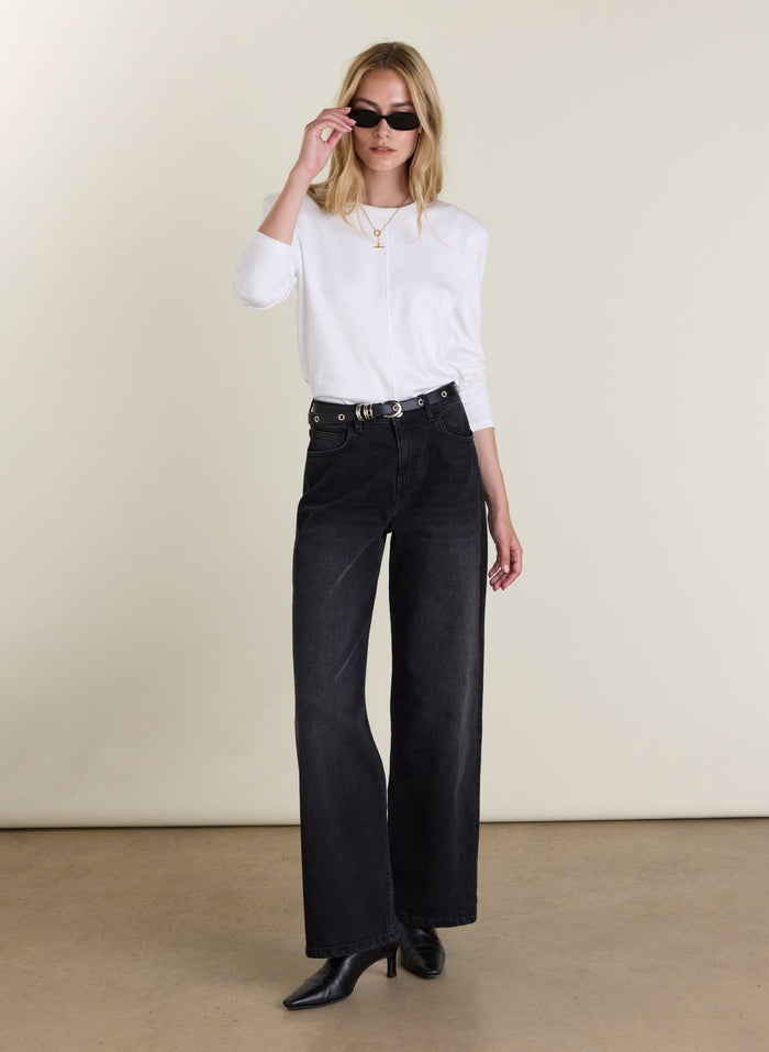Alexa Strong Shoulder Top - White Baukjen