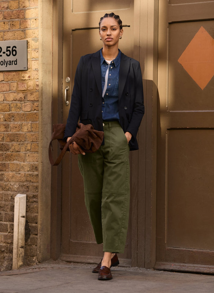 Amelia Organic Cotton Barrel Leg Cargo Trousers - Dark Olive Baukjen