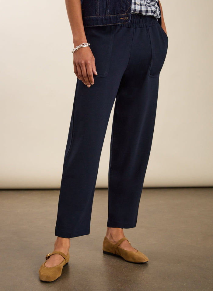 Billie Ponte Carrot Leg Trousers - Classic Navy Baukjen