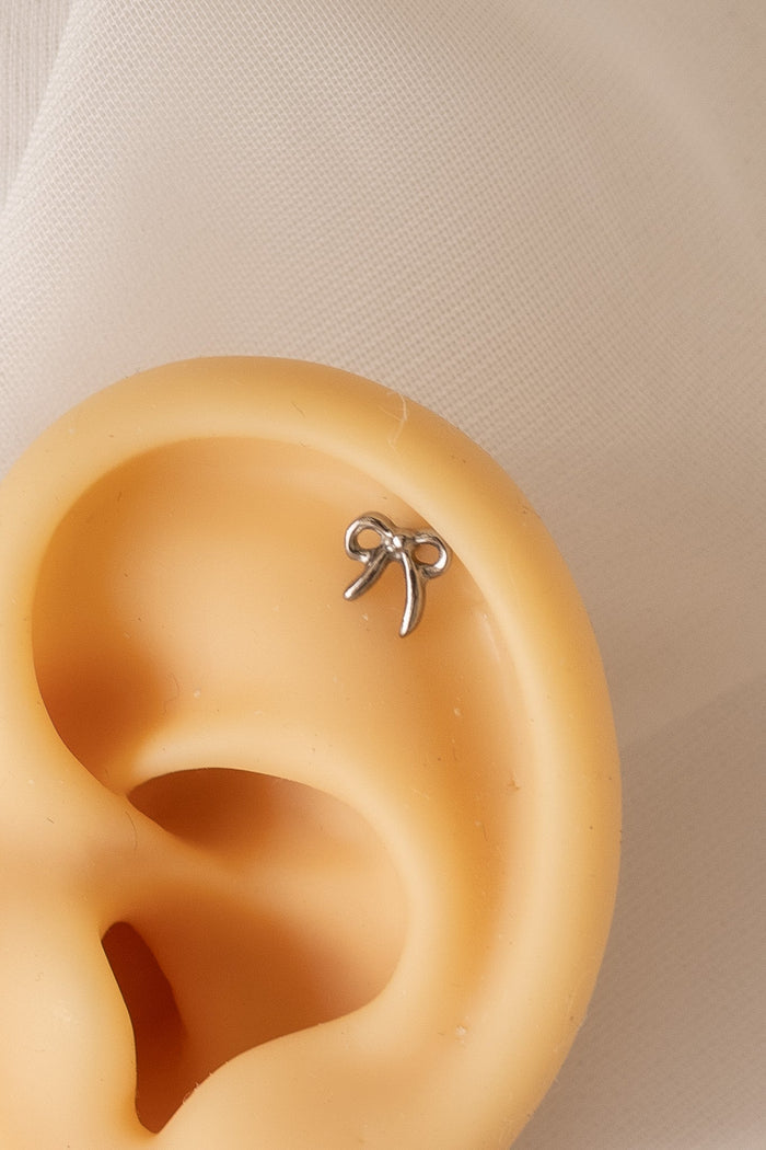 Bow Flat Back Stud