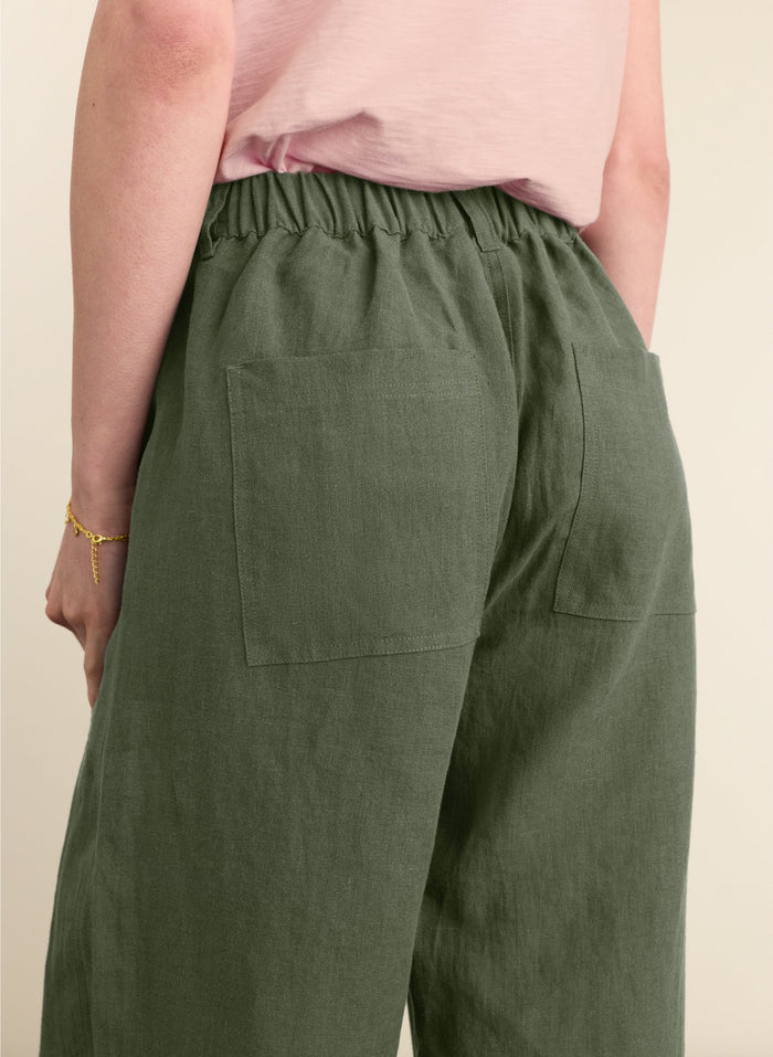 Brett Linen Barrel Leg Trousers - Deep Khaki Baukjen