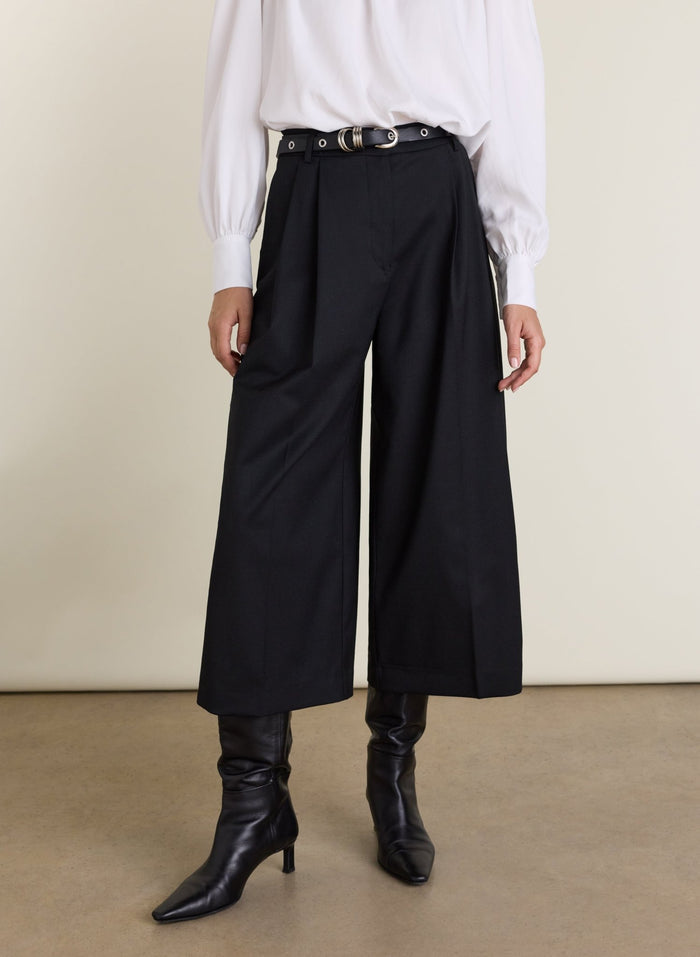 Carole Tailored Culottes - Black Baukjen