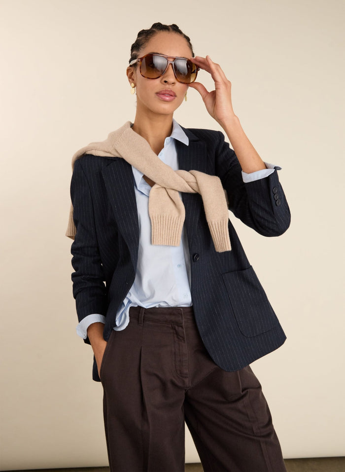 Carson Wool Blend Pinstripe Blazer - Navy Pinstripe Baukjen