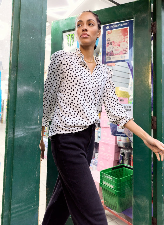 Cela Printed Blouse - Cream Polka Baukjen