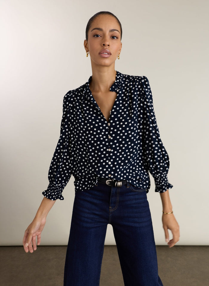 Cela Puff Sleeve Blouse - Classic Navy Polka Baukjen
