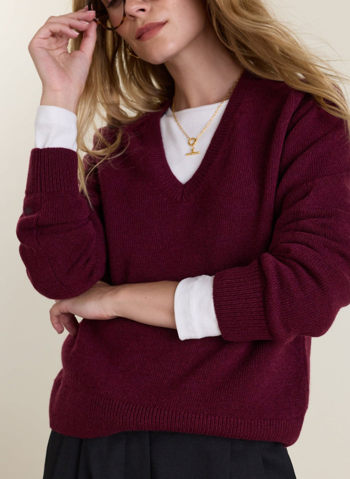 Dara V-neck Jumper - Burgundy Baukjen