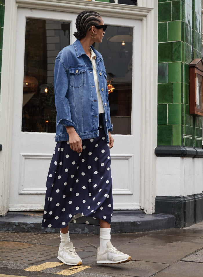 Doris Satin Skirt - Navy Big Polka Baukjen