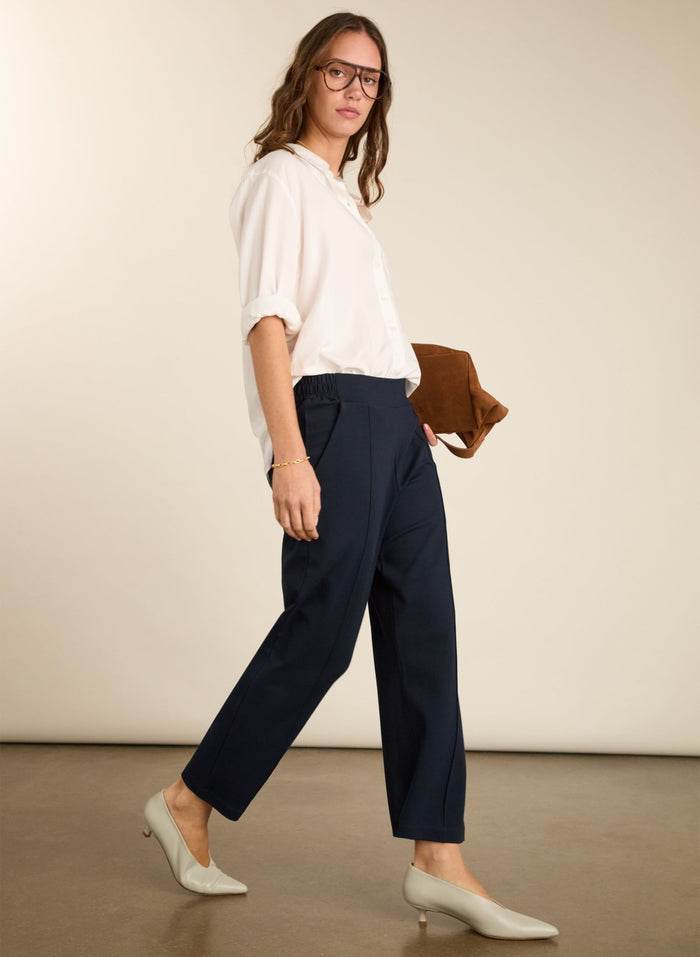 Ebru Ponte Straight Leg Crop Trousers - Classic Navy Baukjen