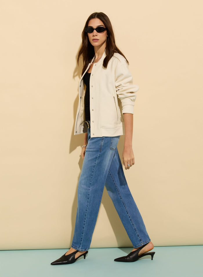 Eda Organic Cotton Stretch Boyfriend Jeans - Light Washed Indigo Baukjen