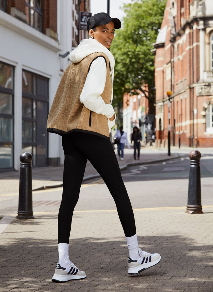 Elif Recycled Fleece Gilet - Tan Baukjen