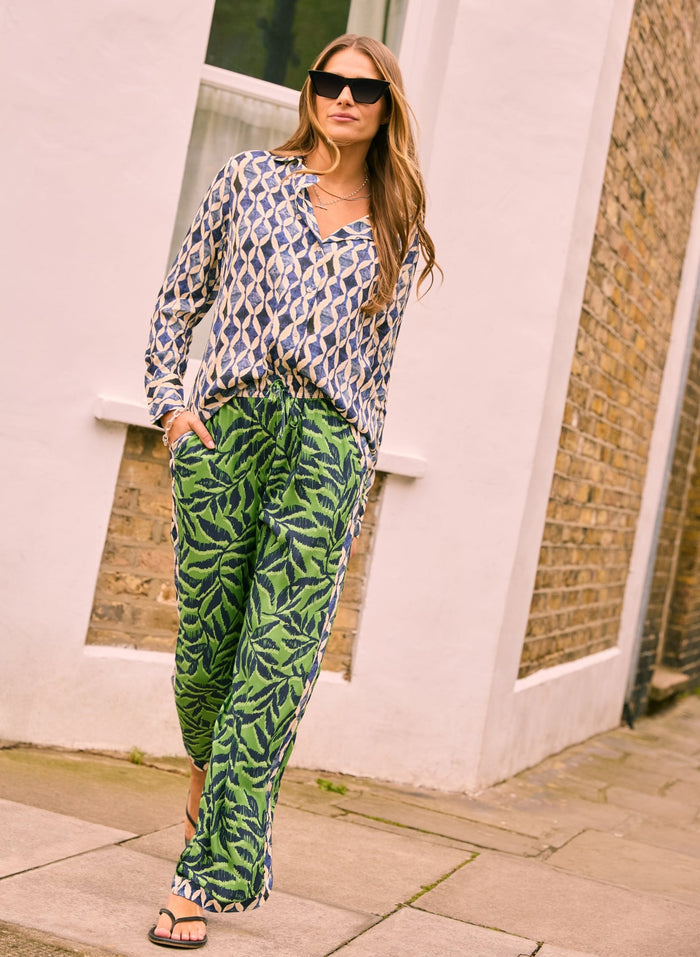 Elin Trousers - Green Foliage Baukjen