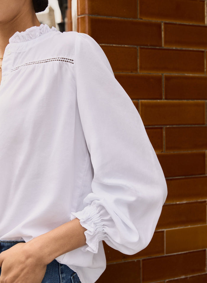 Estela Broderie Detail Blouse - Pure White Baukjen