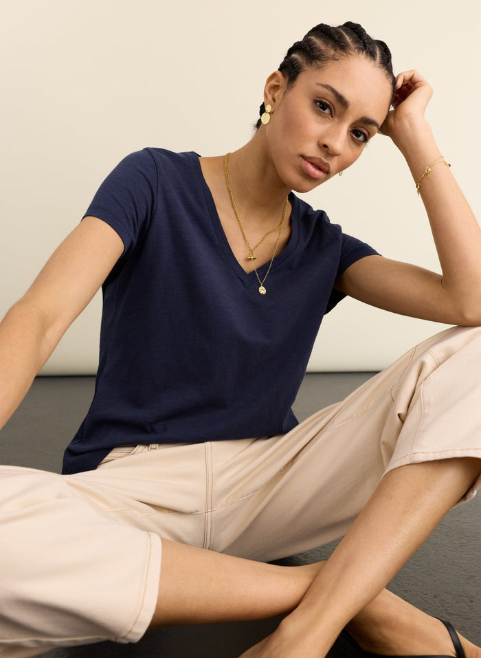 Hanorah Organic V - Neck Tee - Deep Indigo Baukjen