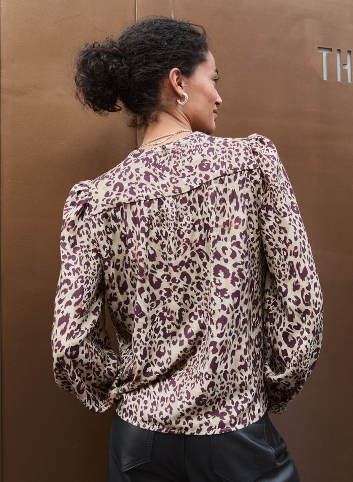Ischia Printed Bow Neck Blouse - Plum Leopard Baukjen