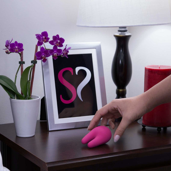 Jimmyjane USB Rechargeable Powerful FORM 2 Clitoral Vibrator