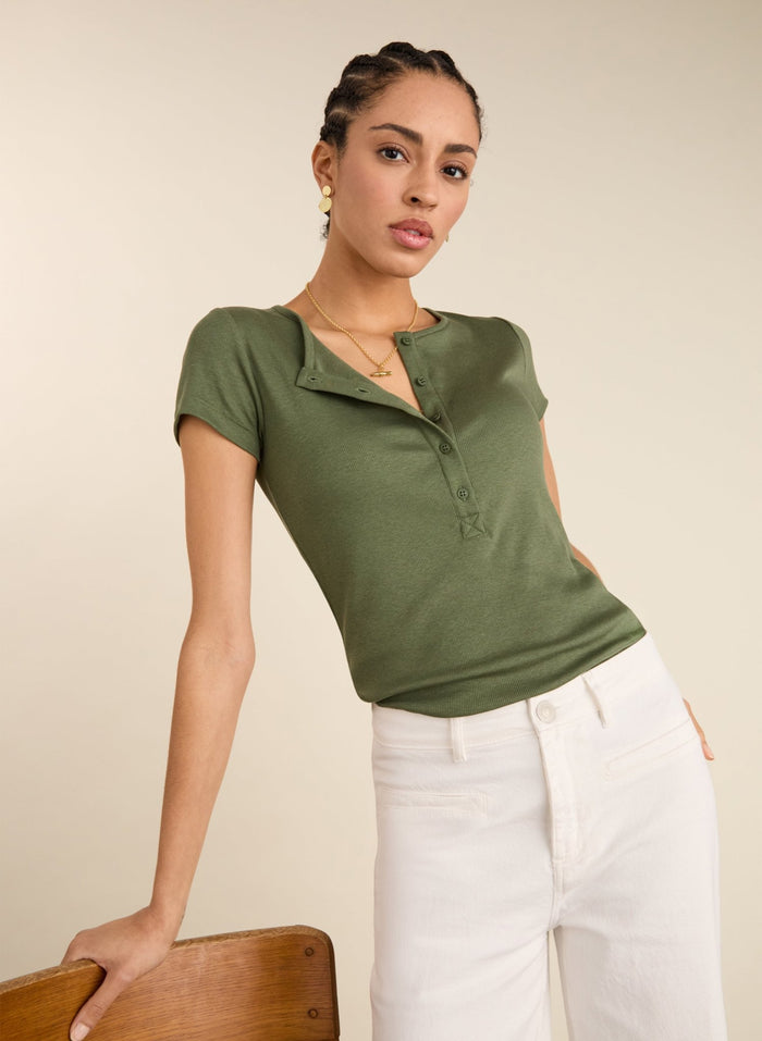 Kikki Cap Sleeve Henley Top - Light Khaki Baukjen