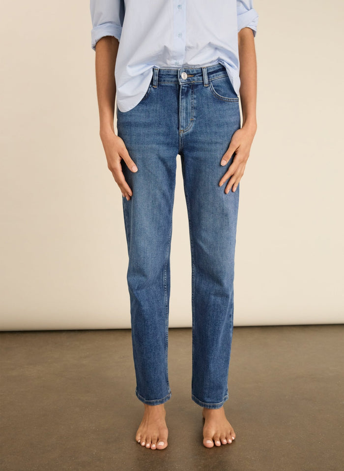 Kim Organic Cotton Stretch Straight Leg Jeans - Washed Indigo Baukjen