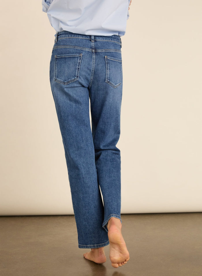 Kim Organic Cotton Stretch Straight Leg Jeans - Washed Indigo Baukjen