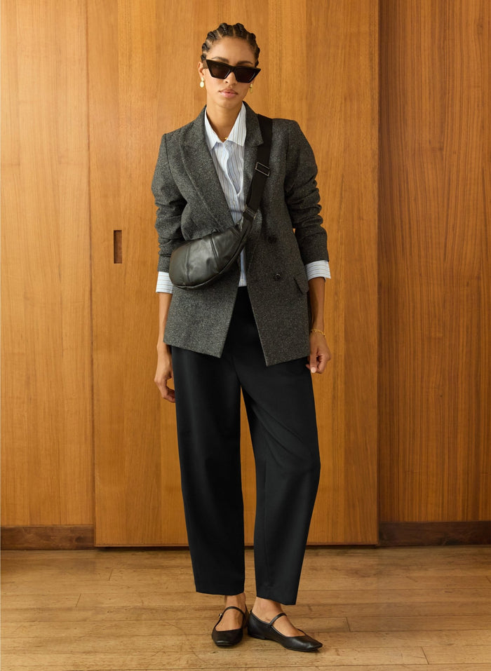 Evora Wool Blend Barrel Leg Trousers - Caviar Black Baukjen