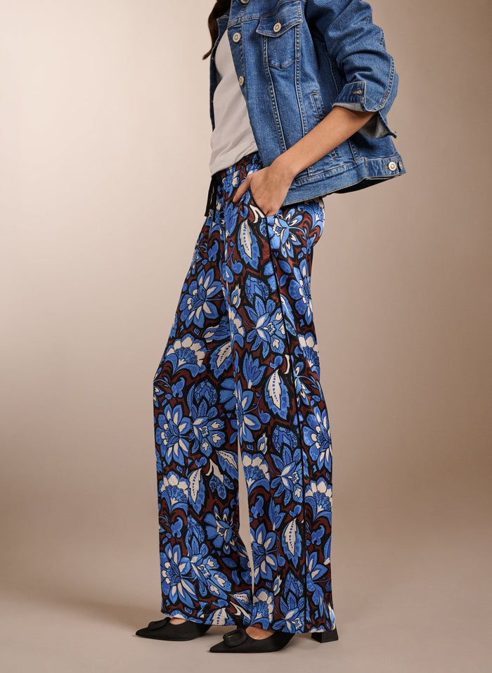 Mandy Printed Satin Trousers - Blue Floral Saraca Baukjen
