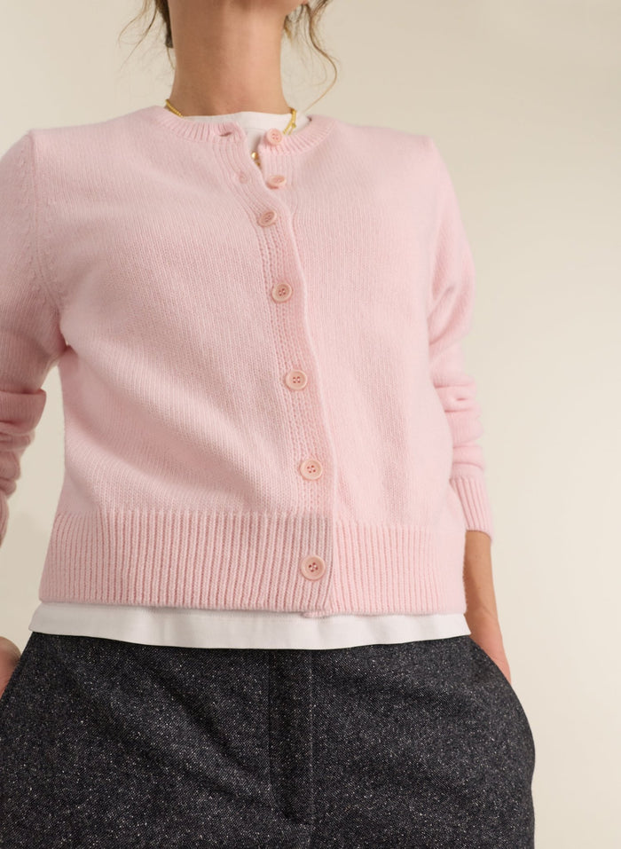 Marie Wool Blend Crew Neck Cardigan - Powder Pink Baukjen
