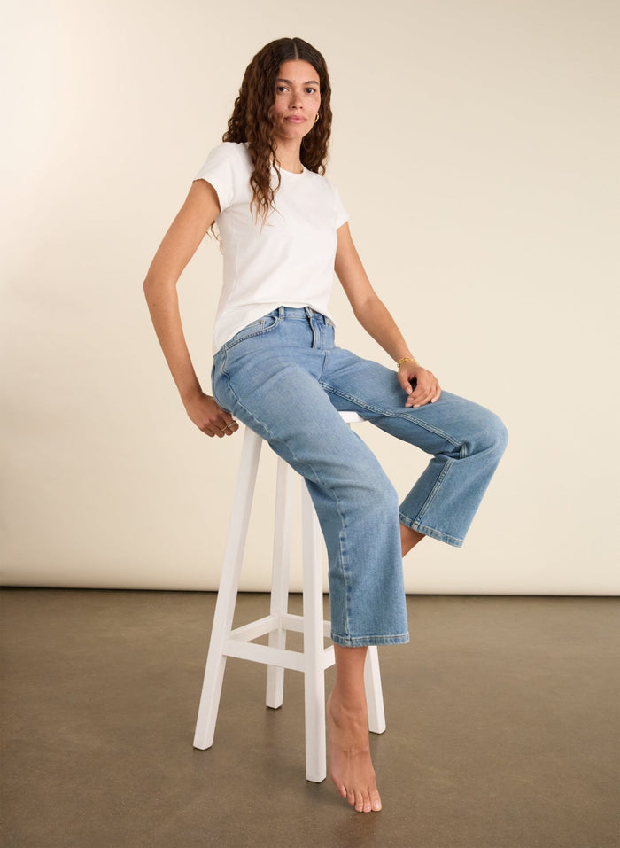 Nola Organic Cotton Stretch Crop Straight Leg Jeans - Light Indigo Baukjen