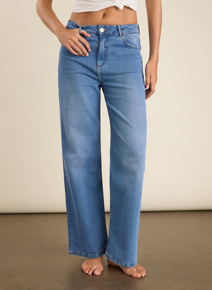 Organic Stretch Cotton Wide Leg Slouch Jeans - Mid Indigo Baukjen