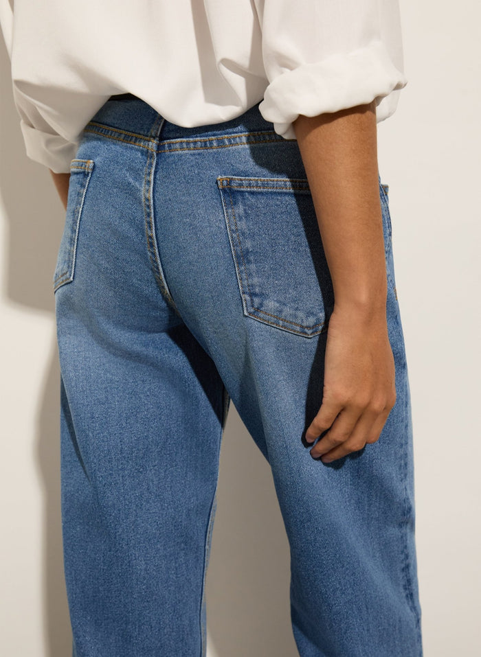 Organic Stretch Cotton Wide Leg Slouch Jeans - Mid Indigo Baukjen