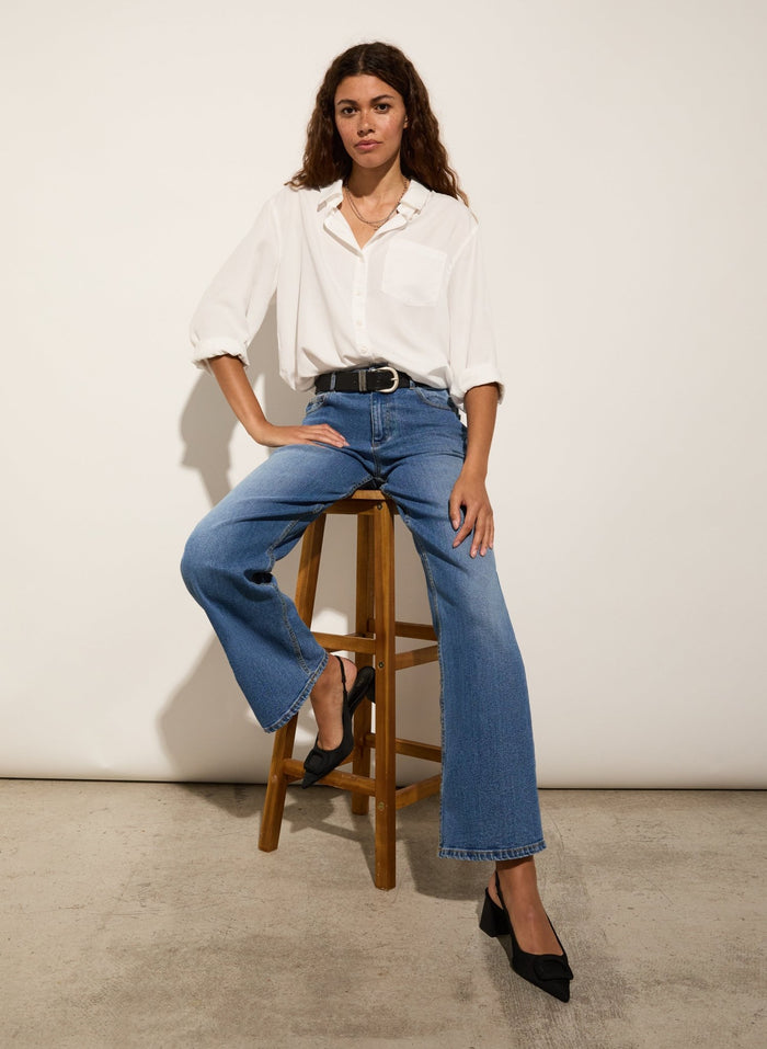 Organic Stretch Cotton Wide Leg Slouch Jeans - Mid Indigo Baukjen