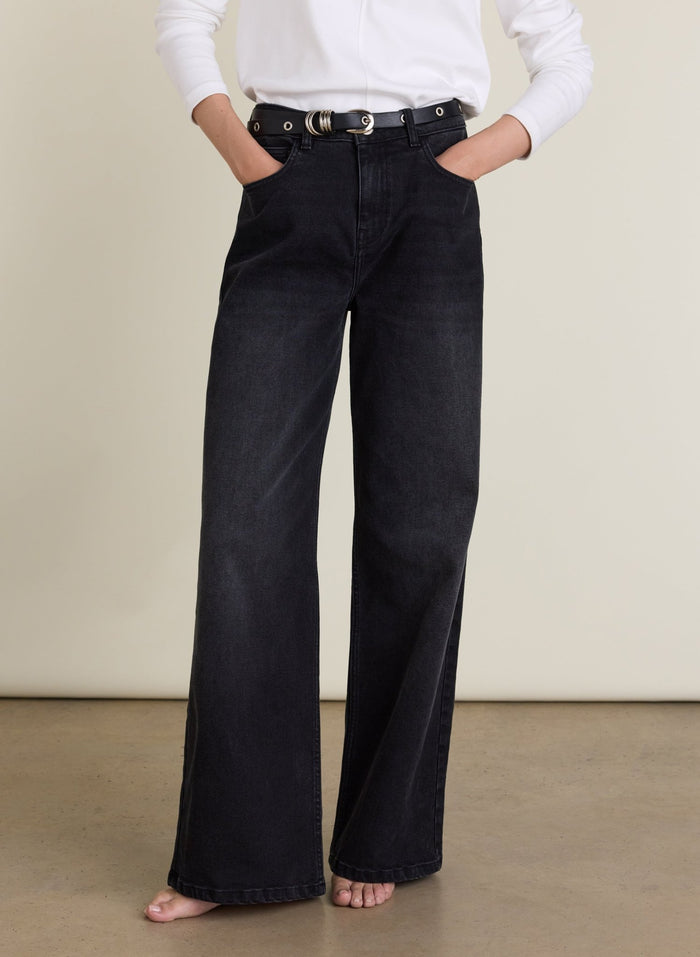 Petite Marta Wide Leg High Waist Jeans - Washed Black Baukjen