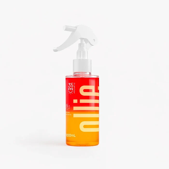 Protetor solar spray corporal bifásico FPS 35 FPUVA 17 da Ollie em fundo branco.