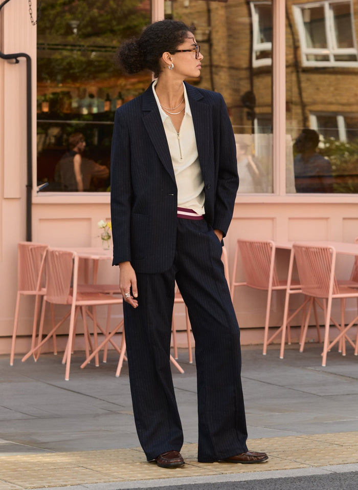 Remy Wool Blend Wide Leg Trousers - Navy Pinstripe Baukjen