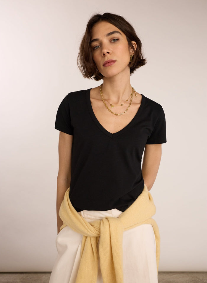 Riley Organic Cotton V - Neck Slim Tee - Caviar Black Baukjen