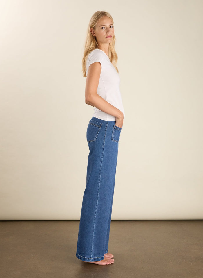 Petite Robyn Organic Cotton Stretch Jeans - Washed Indigo Baukjen