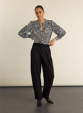 Sam Button Down Blouse - Black & White Leopard Baukjen