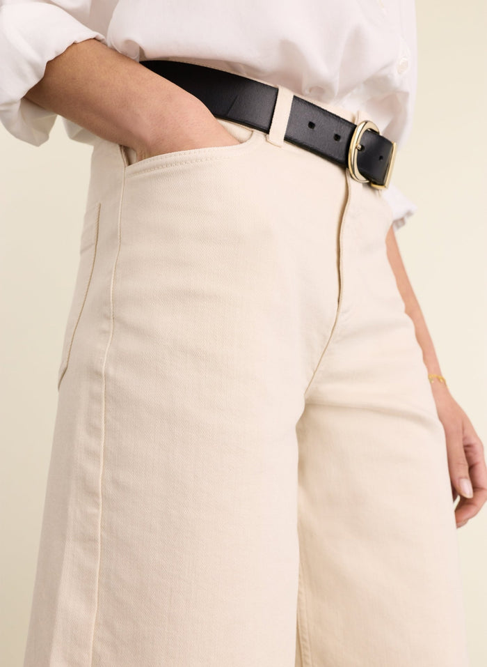 Tillie Organic Cotton Stretch Denim Shorts - Ecru Baukjen