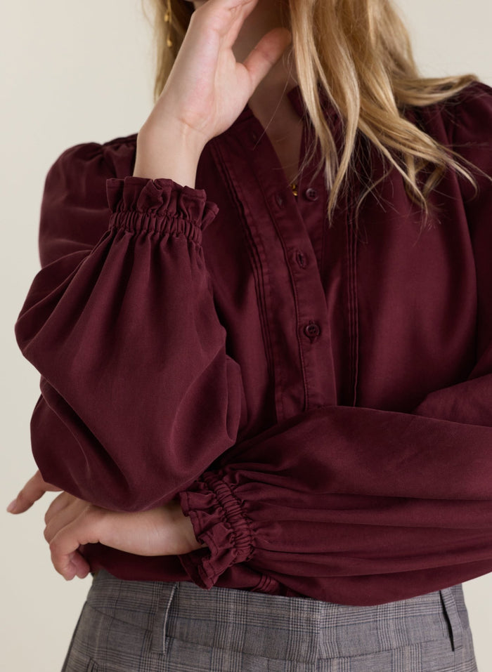 Zoe Frill Neck Blouse - Burgundy Baukjen